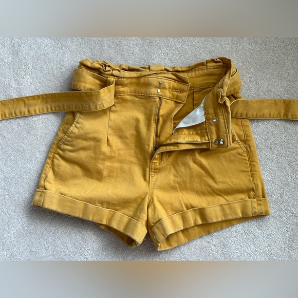 Express - Jean Shorts, Shortie Extreme High Rise - Picture 2 of 4